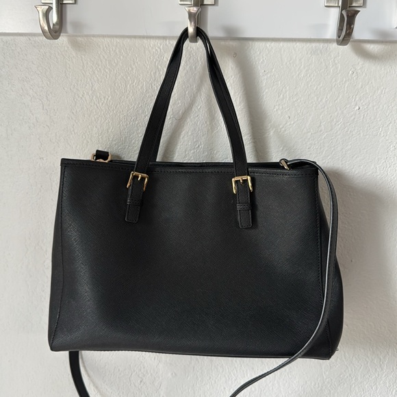 Michael Kors Jet Set Travel Tote - Picture 4 of 8